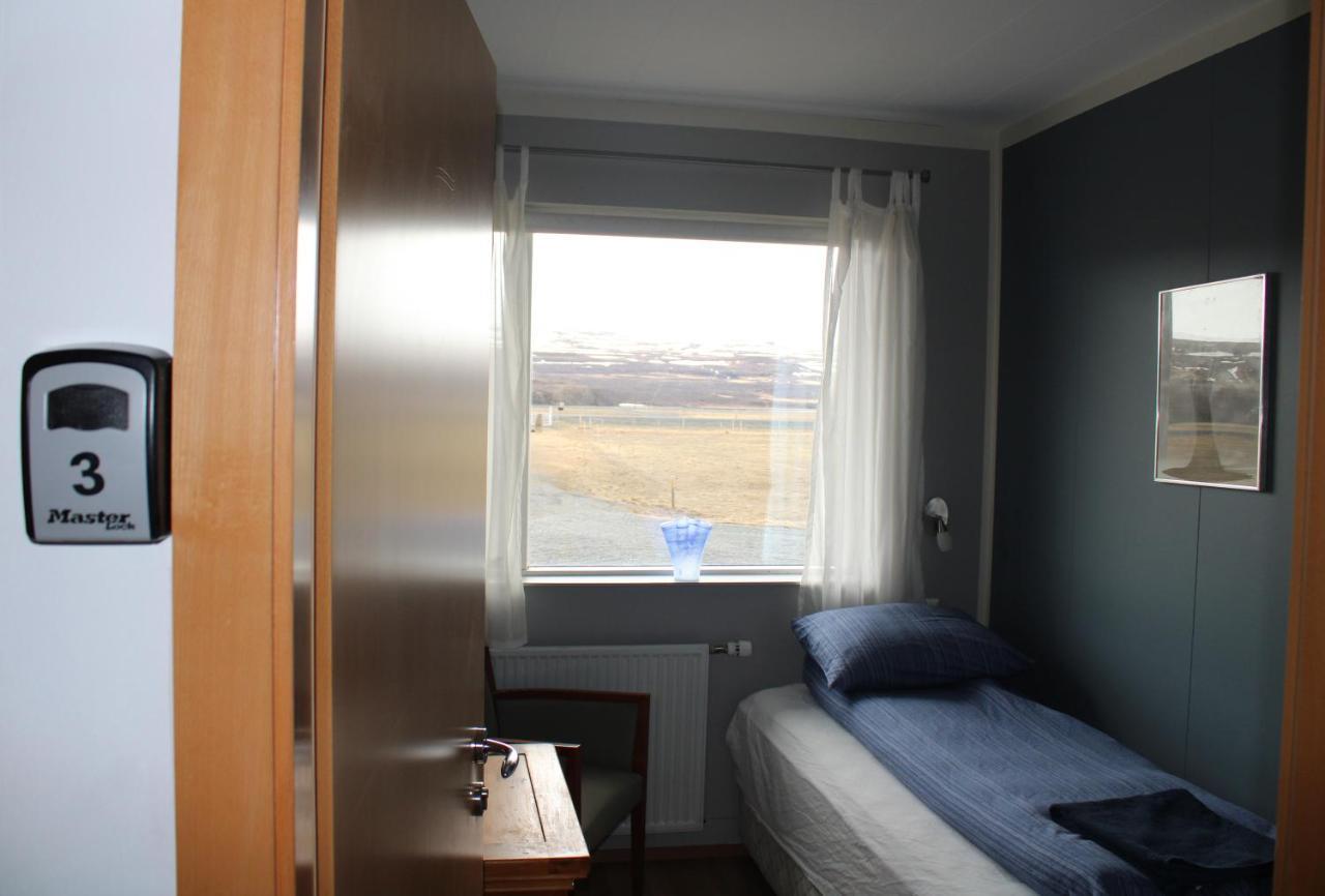 Stori-Bakki Guesthouse-With Hot Tub Egilsstadir Exterior photo