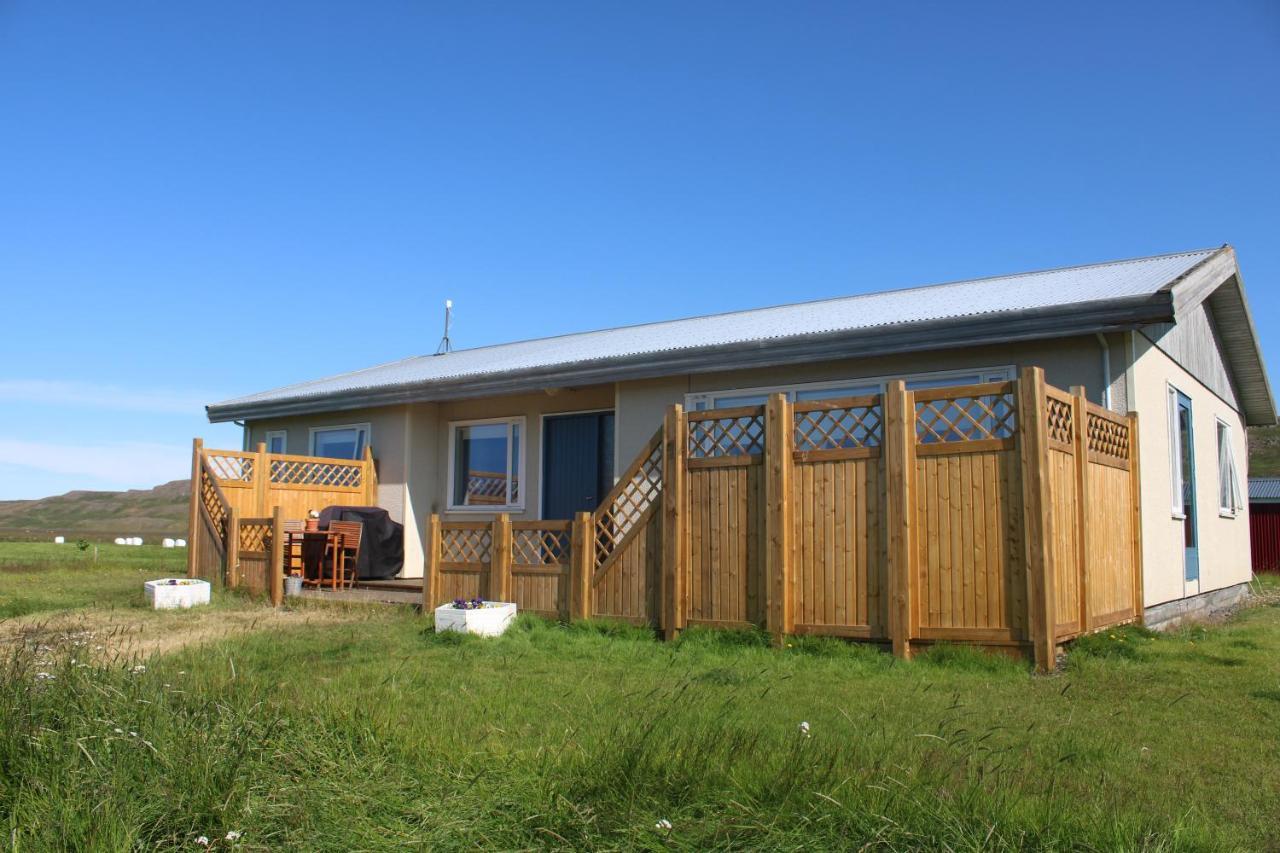 Stori-Bakki Guesthouse-With Hot Tub Egilsstadir Exterior photo